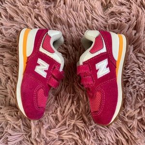 TODDLER NEW BALANCE SHOES, SIZE 6